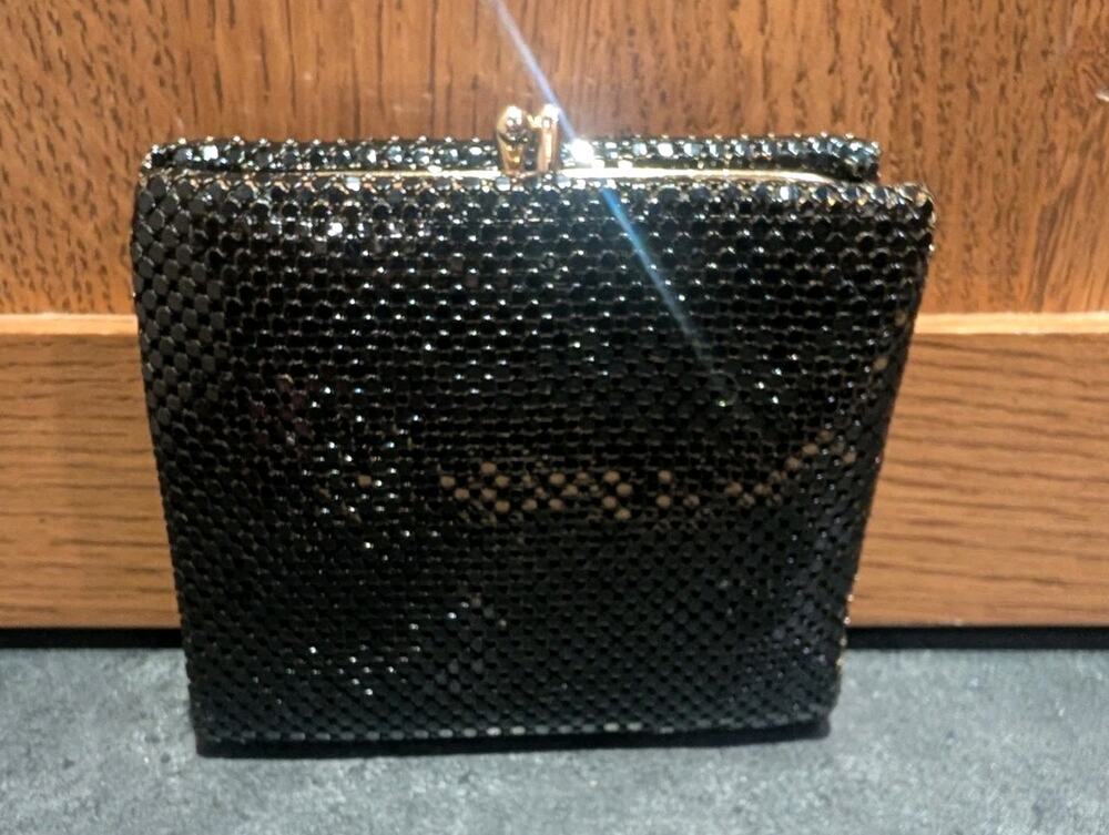 Vintage Whiting & Davis Black Gold Mesh Bifold Kiss Clasp Wallet USA Beautiful